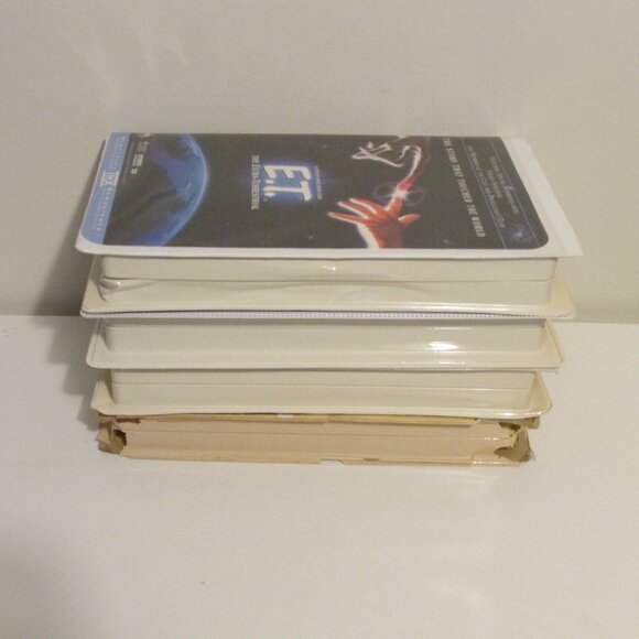 VHS Tapes - ET, Pocahontas, Black Stallion, Alice in Wonderland - Picture 15 of 16